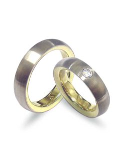Moderne Trauringe Bicolor Gold 585 mit einem Diamanten (CEL82-17)